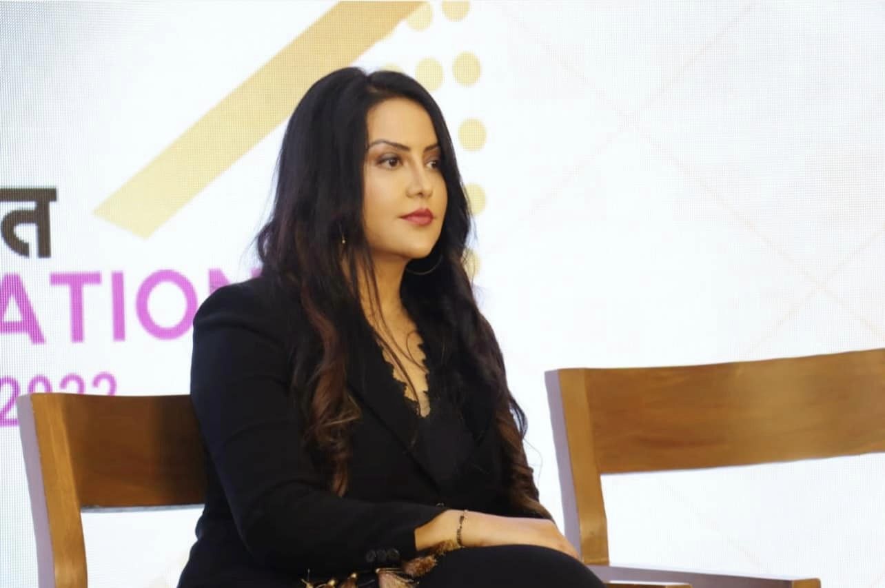 amruta fadnavis 25