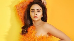 amruta khanvillkar