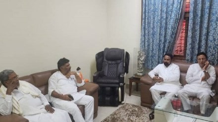 After being denied ticket by BJP former deputy CM Laxman Savadi to join Congress