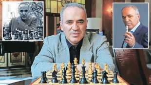 russian chess grandmaster garry kasparov