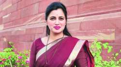 “नवनीत राणांच्या दोन जन्मतारखा”; ठाकरे गटाच्या नेत्याचा गंभीर आरोप, म्हणाले ‘शोलेतील बसंतीप्रमाणे…”