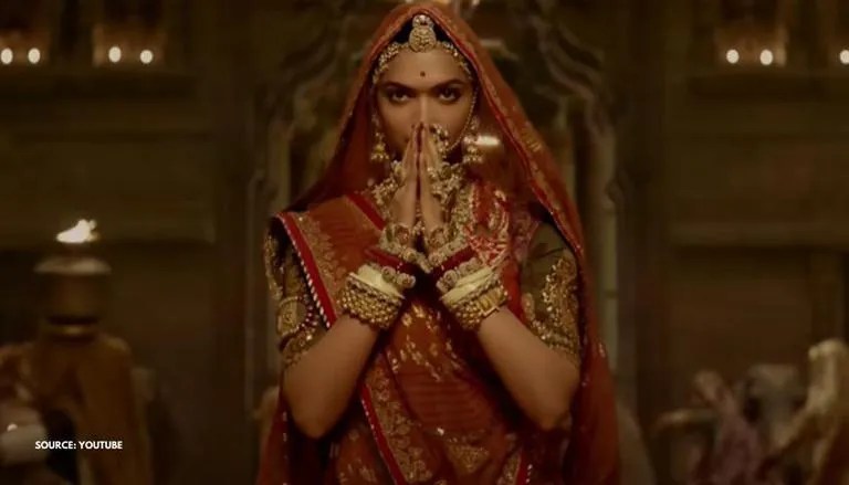 गाण्यांच्या चित्रीकरणासाठी निर्मात्यांनी सुमारे ४ कोटी रुपये खर्च केले आहेत.