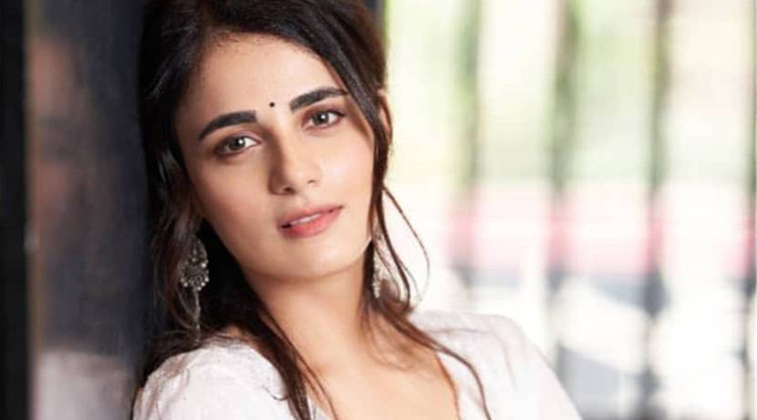 अभिनेत्री राधिका मदनने खूप कमी वेळात या बॉलिवूडमध्ये आपले स्थान निर्माण केले आहे.