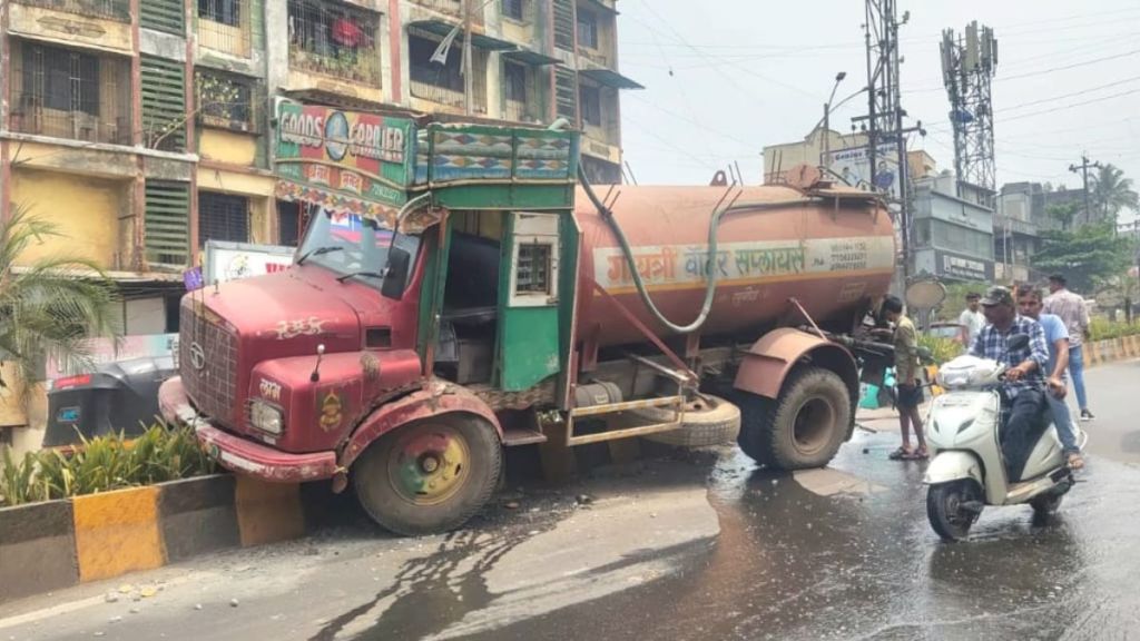 tanker hit the road divider tanker hit the road divider