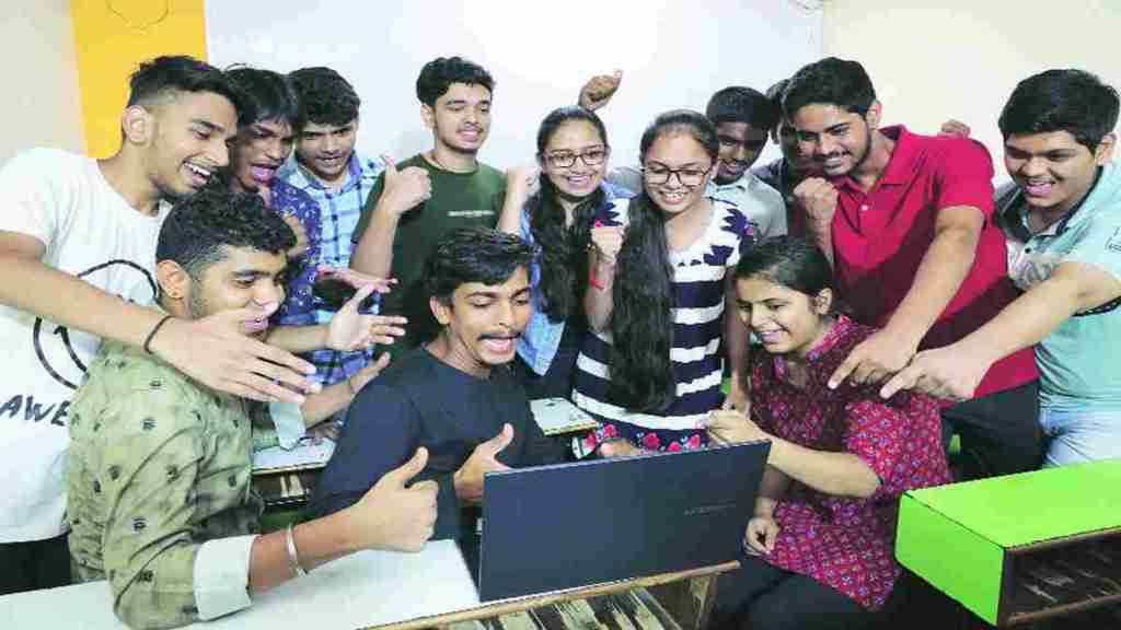 12th result student