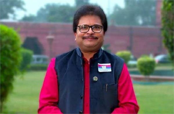 तारक मेहता मालिकेची अभिनेत्री जेनिफर मिस्त्रीने मालिकेच निर्माते असित मोदींवर लैंगिक शोषणाचा आरोप केला.