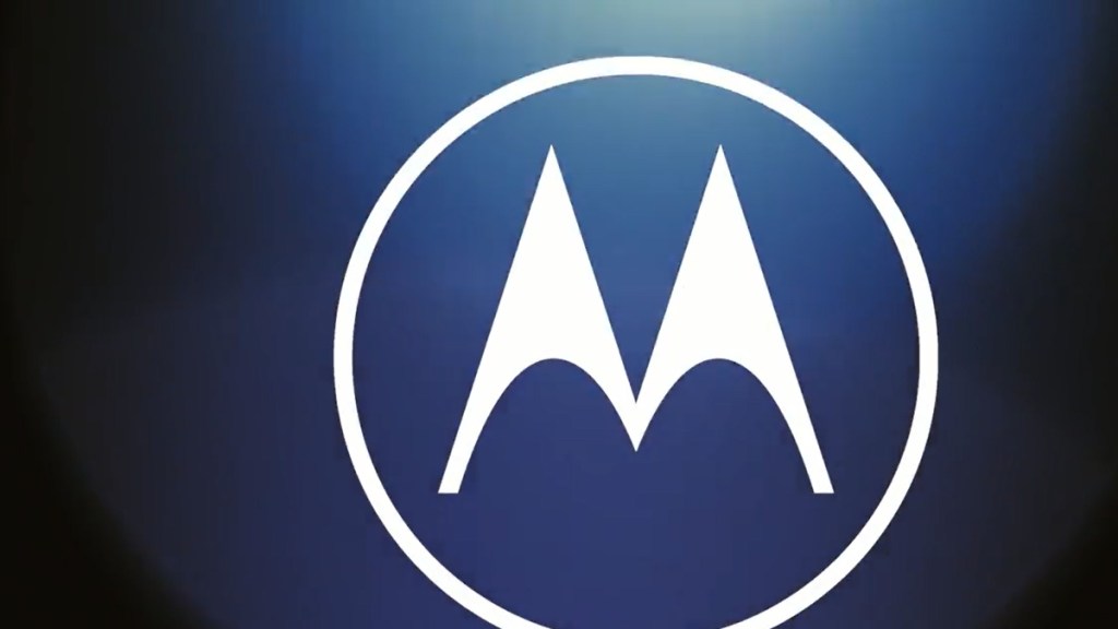 motorola launch folding flip smartphone in 1 june