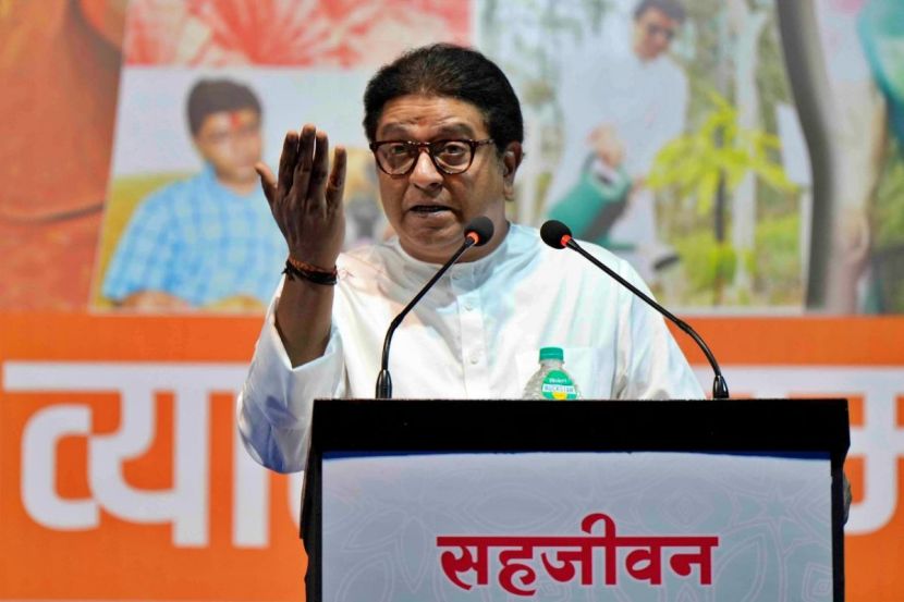 त्र्यंबकेश्वरच्या गावकऱ्यांनी त्या वादावर बोलावं. बाहेरच्यांनी यात काही पडायची गरज नाही. यात कुणाला दंगली घडवायच्या आहेत का? - राज ठाकरे