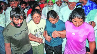 Women wrestling movement 17