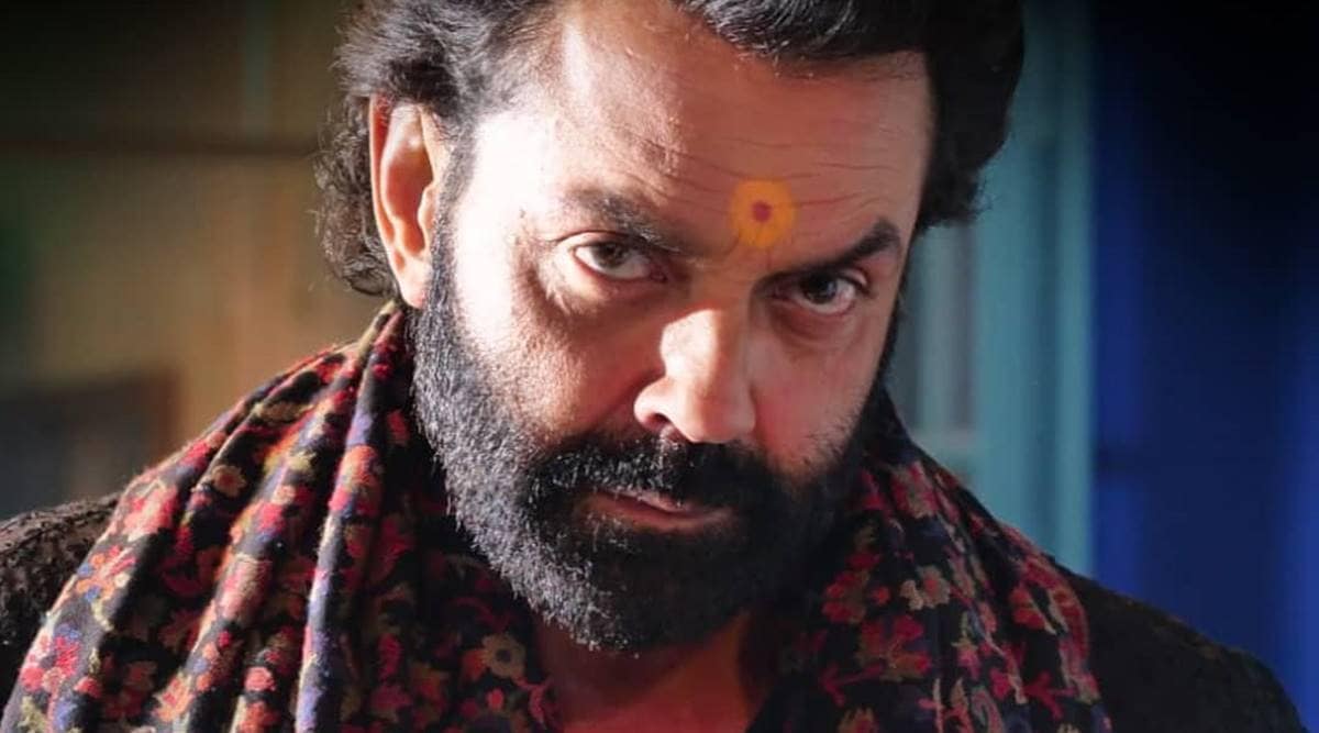 प्रकाश झा यांच्या 'आश्रम' या वेबसिरीजचा तिसरा सीझन वादाच्या भोवऱ्यात सापडाला होता.