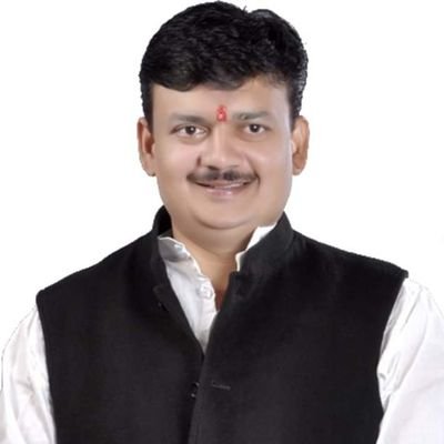 स्वतः खासदार झालेले बाळू धानोरकर यांनी विधानसभा मतदारसंघही आपल्याच ताब्यात राहावा याकरता वरोरा भद्रावती विधानसभा मतदारसंघातून त्यांच्या पत्नी प्रतिभा धानोरकर यांना उभं केलं. तसेच भद्रावती नगर परिषदेत सलग १५ वर्षापासून एकहाती सत्ता कायम ठेवली. (फोटो - बाळू धानोरकर/फेसबूक)