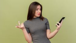 चुकीच्या नंबरवर केला रीचार्ज? असे मिळवू शकता पैसे परत, जाणून घ्या तुमच्या फायद्याची गोष्ट