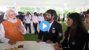 narendra modi with vinesh phogat