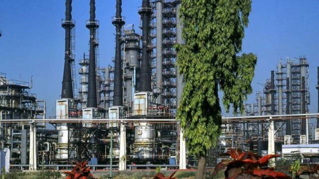 Small petro refinery projects