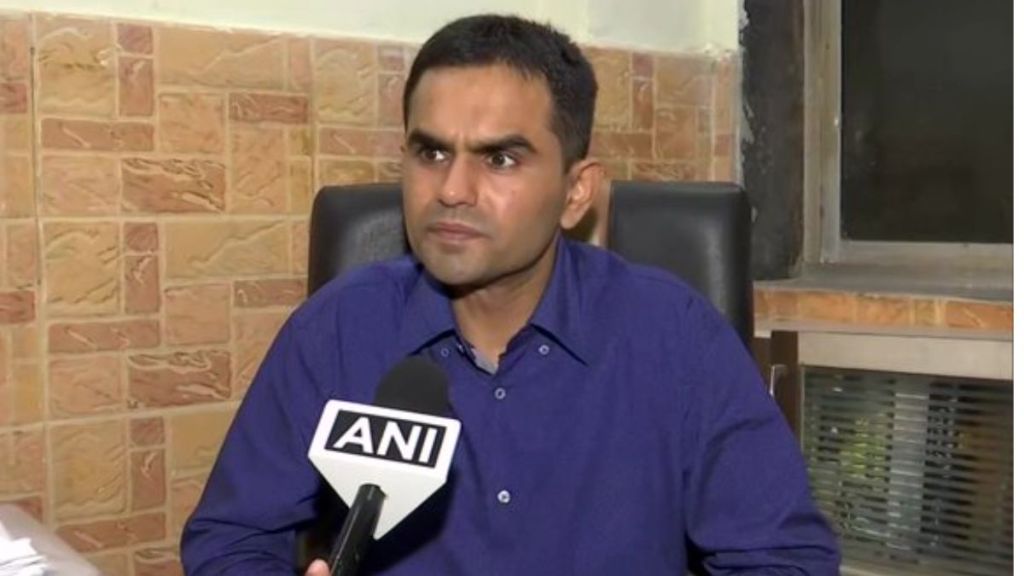 Sameer Wankhede owns 4 flats in Mumbai made 6 foreign trips in 5 years Reports sgk 96