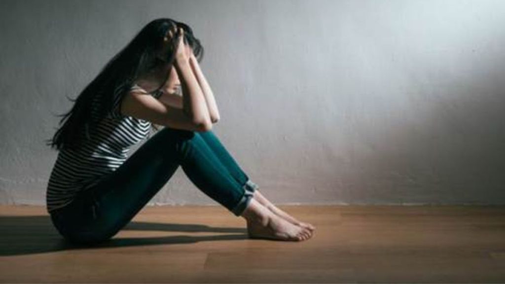 lesbian female student commit suicide in nagpur
