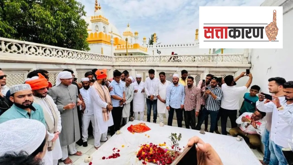 Aurangzeb Tomb Controversy