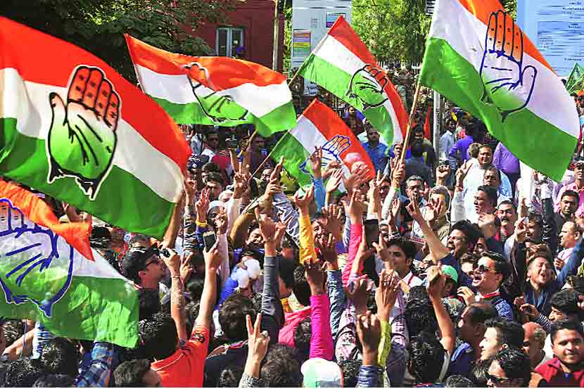 या निकालानंतर काँग्रेस कार्यकर्त्यांमध्ये जोरदार उत्साह पाहायला मिळत आहे.