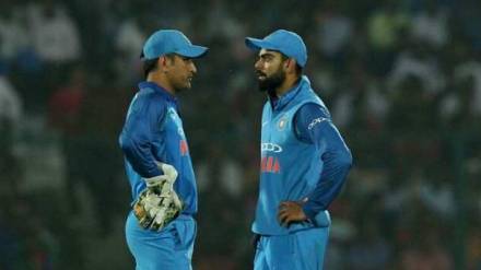 Ishant Sharma Shares Virat-Dhoni Story,