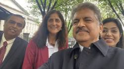 अमेरिकेतील रस्त्यावर आनंद महिंद्रा आणि मुकेश अंबानींना अचानक भेटली सुनीता विल्यम्स; Photo पाहून युजर्स म्हणाले, “जगातील सर्वांत महागडा…”