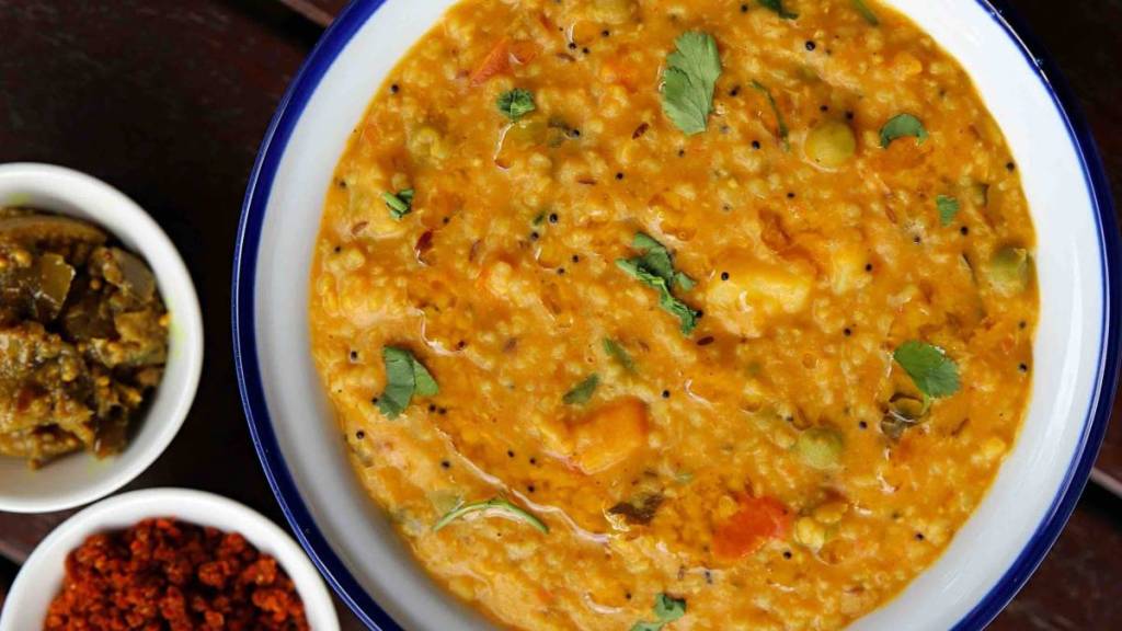 Daliya khichdi recipe in marathi Daliya khichdi recipe in marathi