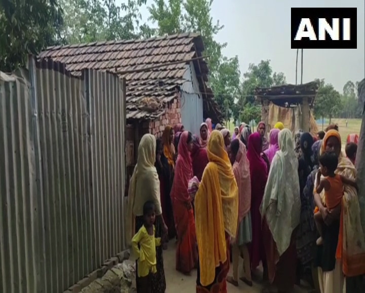 त्याच्या मृत्यूनंतर आईने आक्रोश केला आहे.