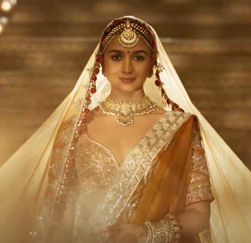 alia bhatt saree look in rocky aur rani ki prem kahani 