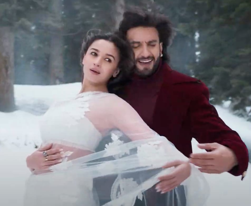 alia bhatt saree look in rocky aur rani ki prem kahani 