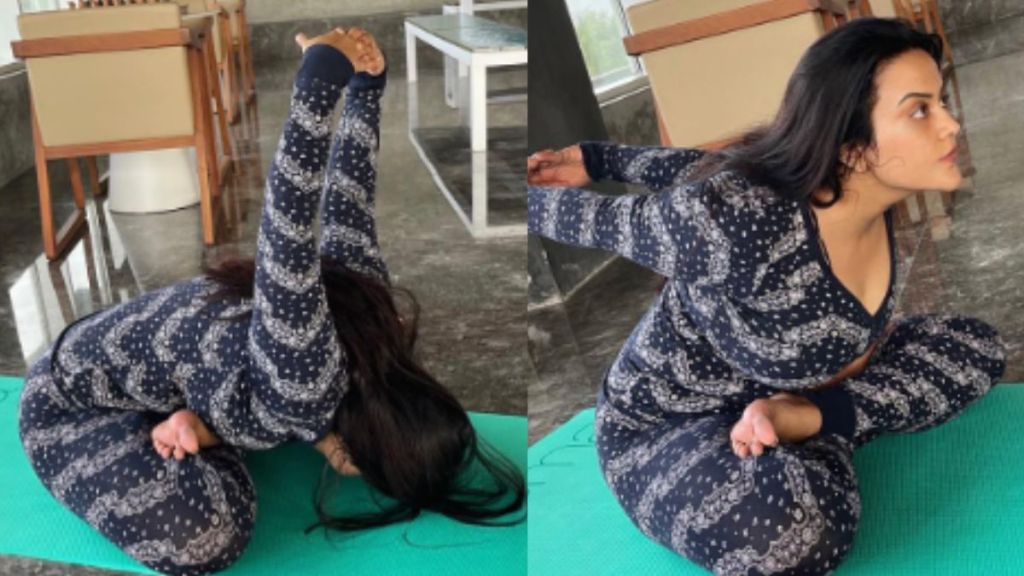 International Yoga Day 2023 amruta fadnavis International Yoga Day 2023 amruta fadnavis