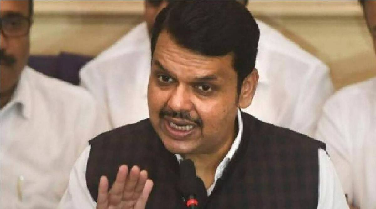 मी आणि मुख्यमंत्री एकनाथ शिंदे हेलिकॉप्टरमधून उतरलो. एक पत्रकार आला आणि म्हणाला की, तुम्ही दोघांनी एकत्र प्रवास केला. कसं वाटतं आहे? - देवेंद्र फडणवीस