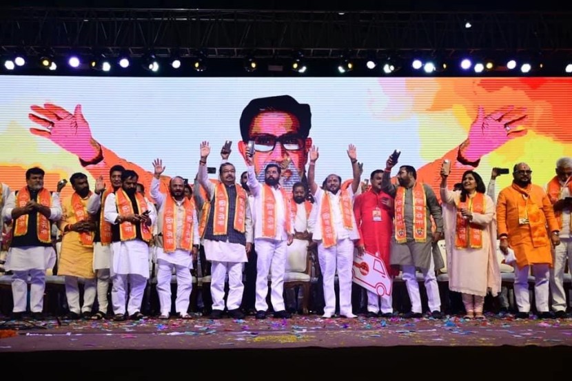 बाळासाहेबांच्या विचाराने स्थापन झालेल्या शिवसेनेचे खरे वारसदार आपणच आहोत, असं एकनाथ शिंदे कायम निक्षूण सांगतात. म्हणूनच, यंदा पहिल्यांदाच शिवसेनेचे दोन वर्धापन दिन साजरे झाले.