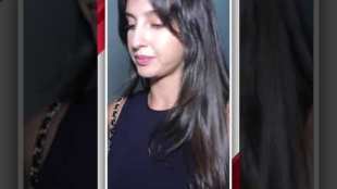 Navy blue top and denim jeans... have you seen Nora Fatehis casual look