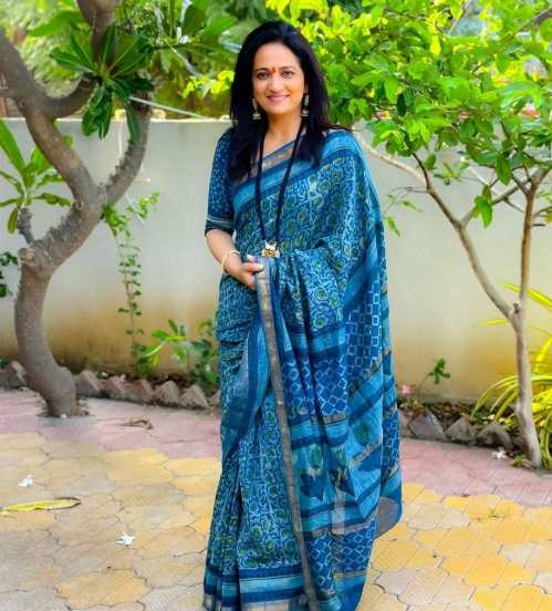 फिटनेसच्या बाबतीत अनेक जणी त्यांना फॉलो करताना दिसतात. 