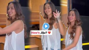 kiara advani looking shy when paparazzi ask jiju kaise hai