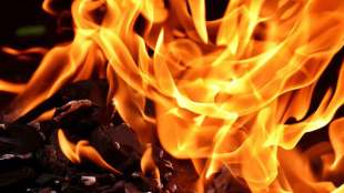 Massive Fire Breaks In Andheri