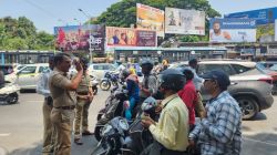 Traffic Challan : आपल्या वाहनावर चलन प्रलंबित आहे का हे कसं तपासावं? फॉलो करा ‘या’ सोप्या स्टेप्स