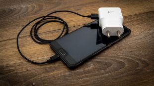 follow these tricks To Protect Your Phone Chargers From Breakage