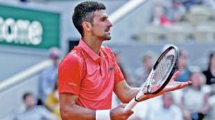 novak djokovic beats karen khachanov in french open 2023