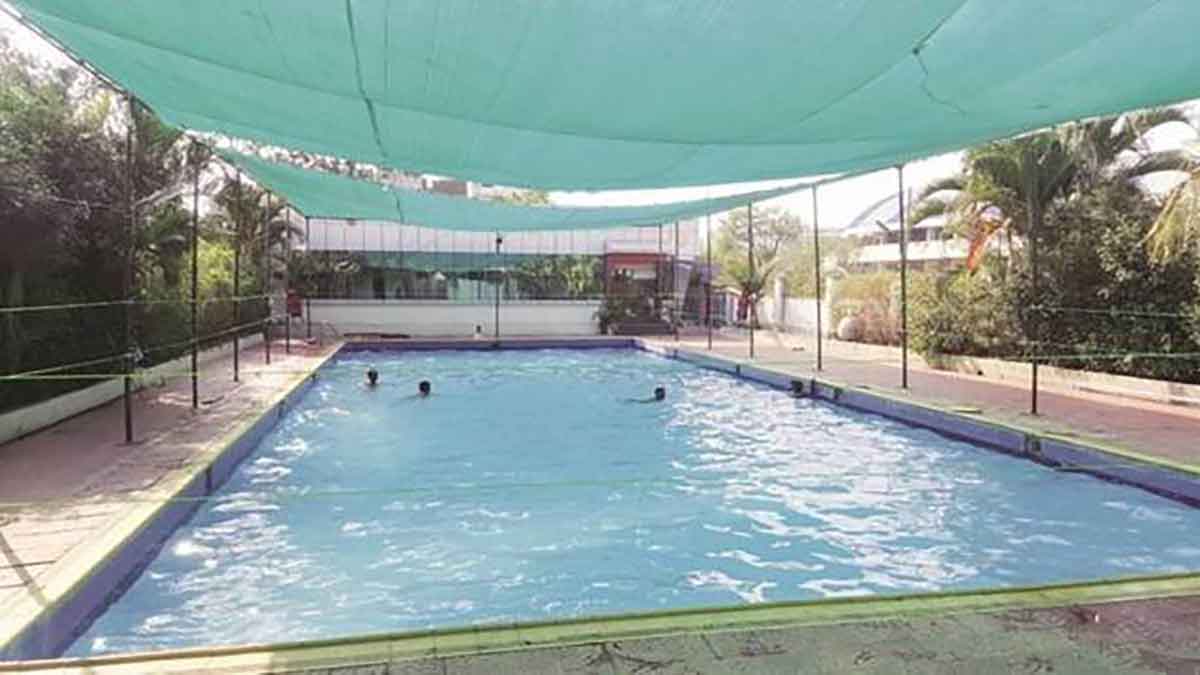 Md Roor Chkar Pool मुंबई : दहिसरमधील नव्या जलतरण तलावाच्या दुरुस्तीची नामुष्की, अवघ्या तीन ...
