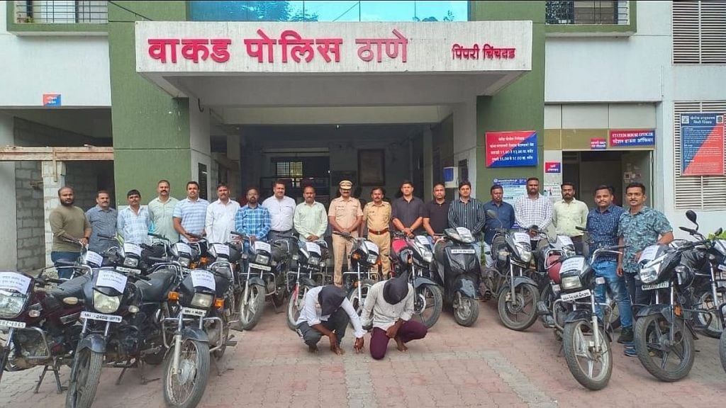 vakad police station thief arrest