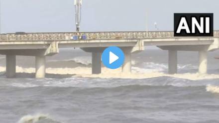 worli sea face high tide