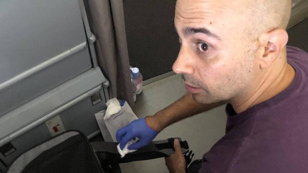 Dangerous Thing Found Under Seat Of Airplane Passenger Cabin Crew Got Scares When Washed With Water It Turned Into Blood Dangerous Thing Found Under Seat Of Airplane Passenger Cabin Crew Got Scares When Washed With Water It Turned Into Blood