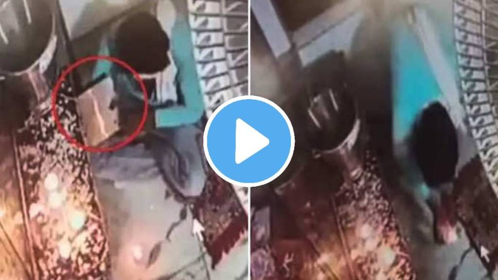 man stole 5000 rupee from donation box in rewari temple