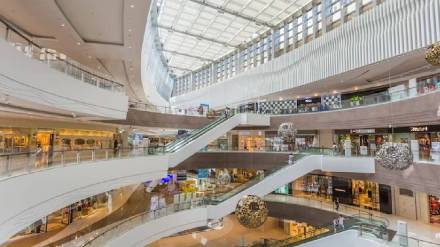 shopping mall the glades in south east london has banned children