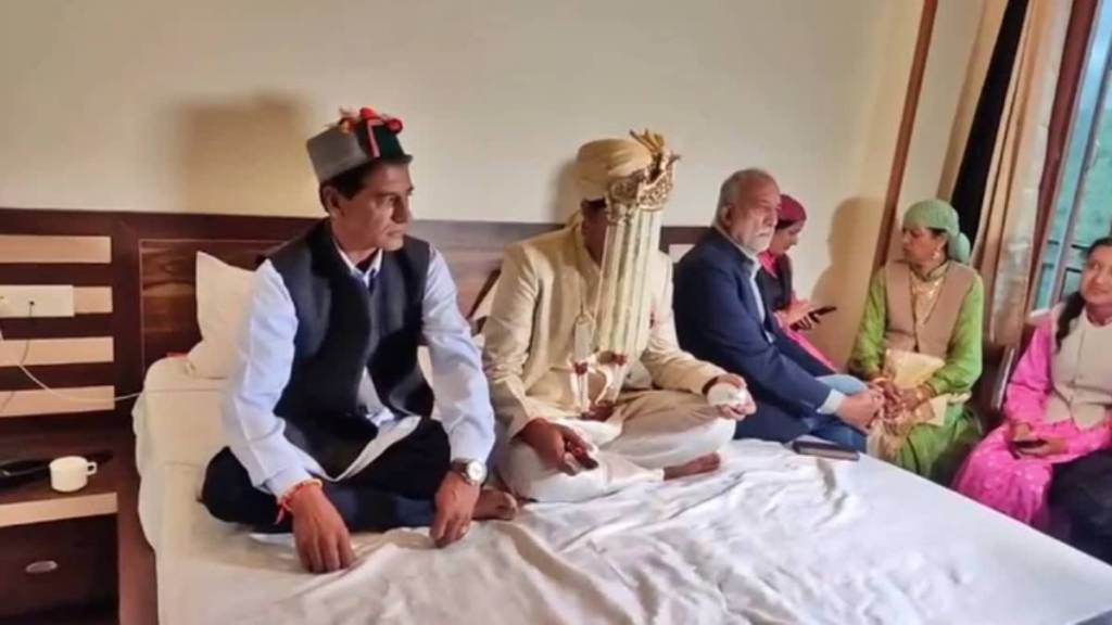 Undeterred By Floods, Landslides Couple Get Married On Video Call In Himachal Pradesh’s Kullu Undeterred By Floods, Landslides Couple Get Married On Video Call In Himachal Pradesh’s Kullu