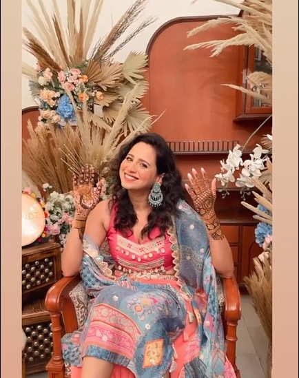 Swanandi Tikekar Engagement Mehendi Photos