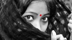 Business Idea: फक्त १० हजार रुपयांमध्ये सुरू करा टिकली बनवण्याचा व्यवसाय, लाखो रुपये कमावू शकता