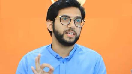 aditya thackeray targeted mmrda for due to metro works
