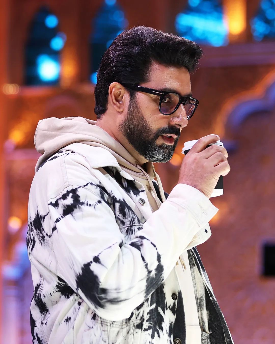  female fan slapped abhishek bachchan