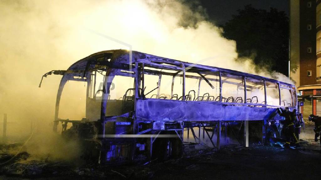 france riots